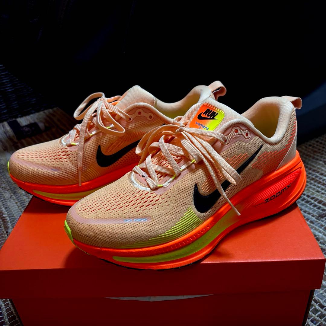 Nike ランニングシューズ zoom ボメロ18 26.5 ナイキ VOMERO 18 ズーム ボメロ 18 HM6803-104 メンズ 陸上