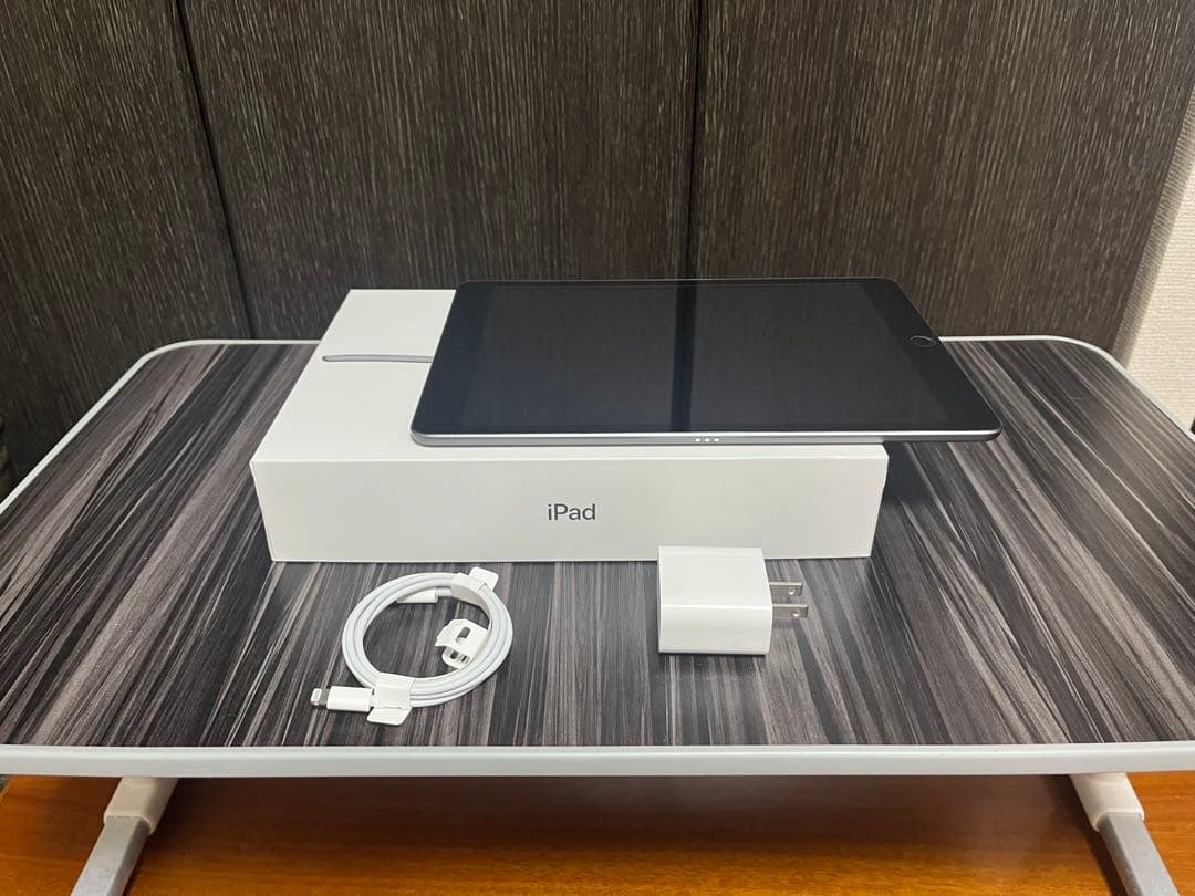 【美品】iPad 第8世代 128GB Wi-Fiモデル Apple iPad 10.2インチ 第8世代 Wi-Fi 128GB 2020年秋モデル 価格比較