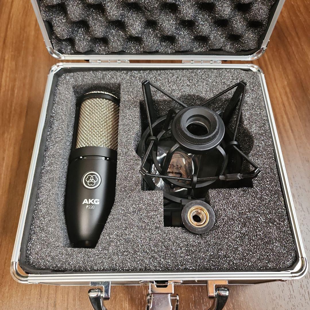 AKG P220 コンデンサーマイク ケース、スタンド付