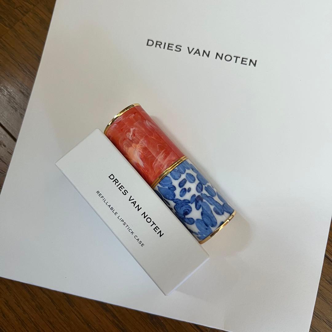 dries van noten ドリスヴァンノッテン　リップ　ケース　口紅 ドリス ヴァン ノッテン」ビューティから新リップケースが登場