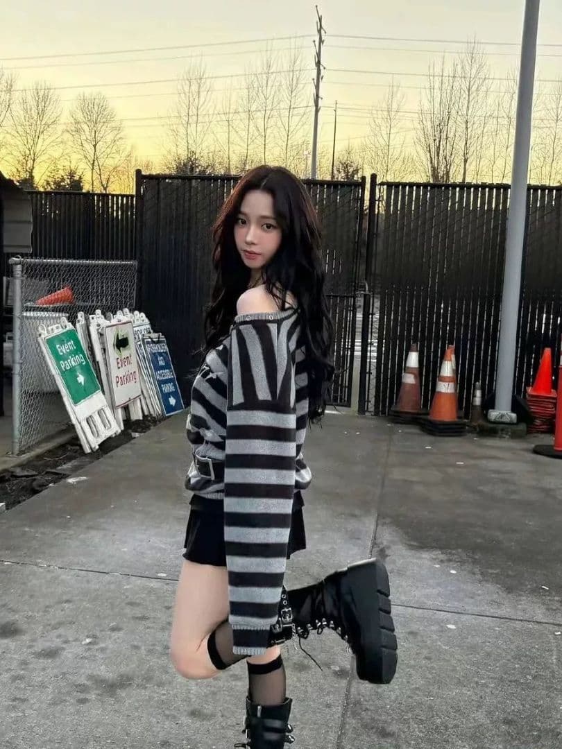 SETUPEXE ストライプ Vネック ニット　カリナ着用 rショップ SETUPEXE ストライプ Vネック ニット カリナ着用 - メルカリ