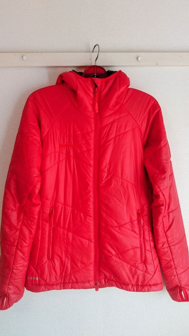 MAMMUT マムート フード付きダウンジャケット レディース レッド 中古・古着通販】MAMMUT (マムート) ダウンジャケット レッド サイズ