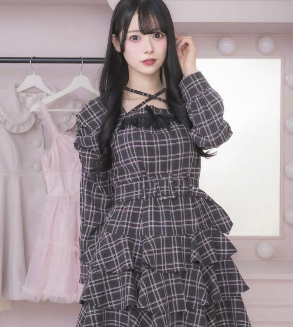 piumワンピース piumモノグラムカットアウトニットワンピース