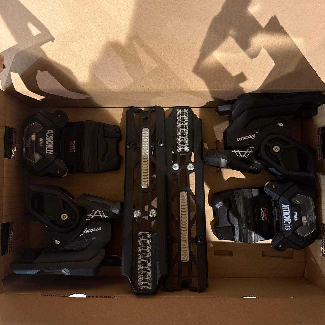 新品未使用Tyrolia Attack LYT 13 GW DEMOブレーキ95 Tyrolia Attack LYT 13 GW Demo Ski Bindings - Powder7