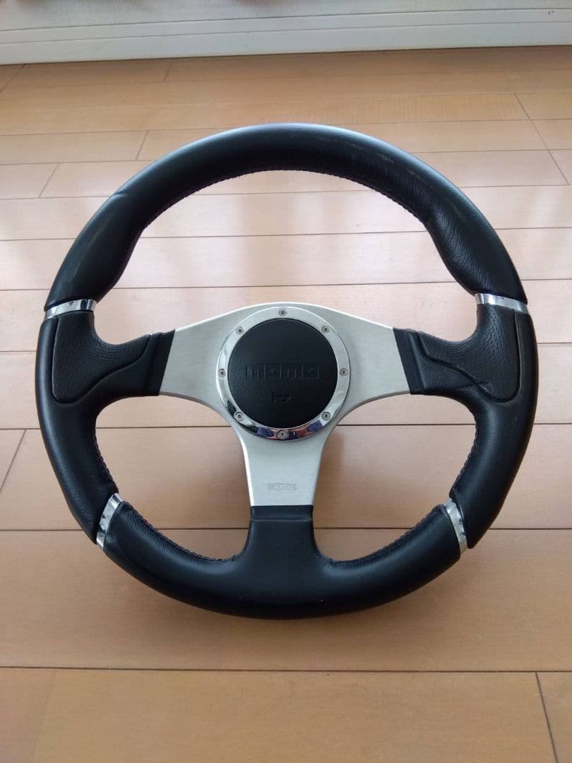 MOMO 　ステアリング　MILLENIUM　ミレニアム　35パイ Amazon | MOMO(モモ) ステアリング ミレニアム 35パイ M-51