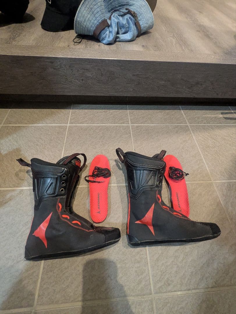 ATOMIC スキー靴 24.5cm インナー未使用