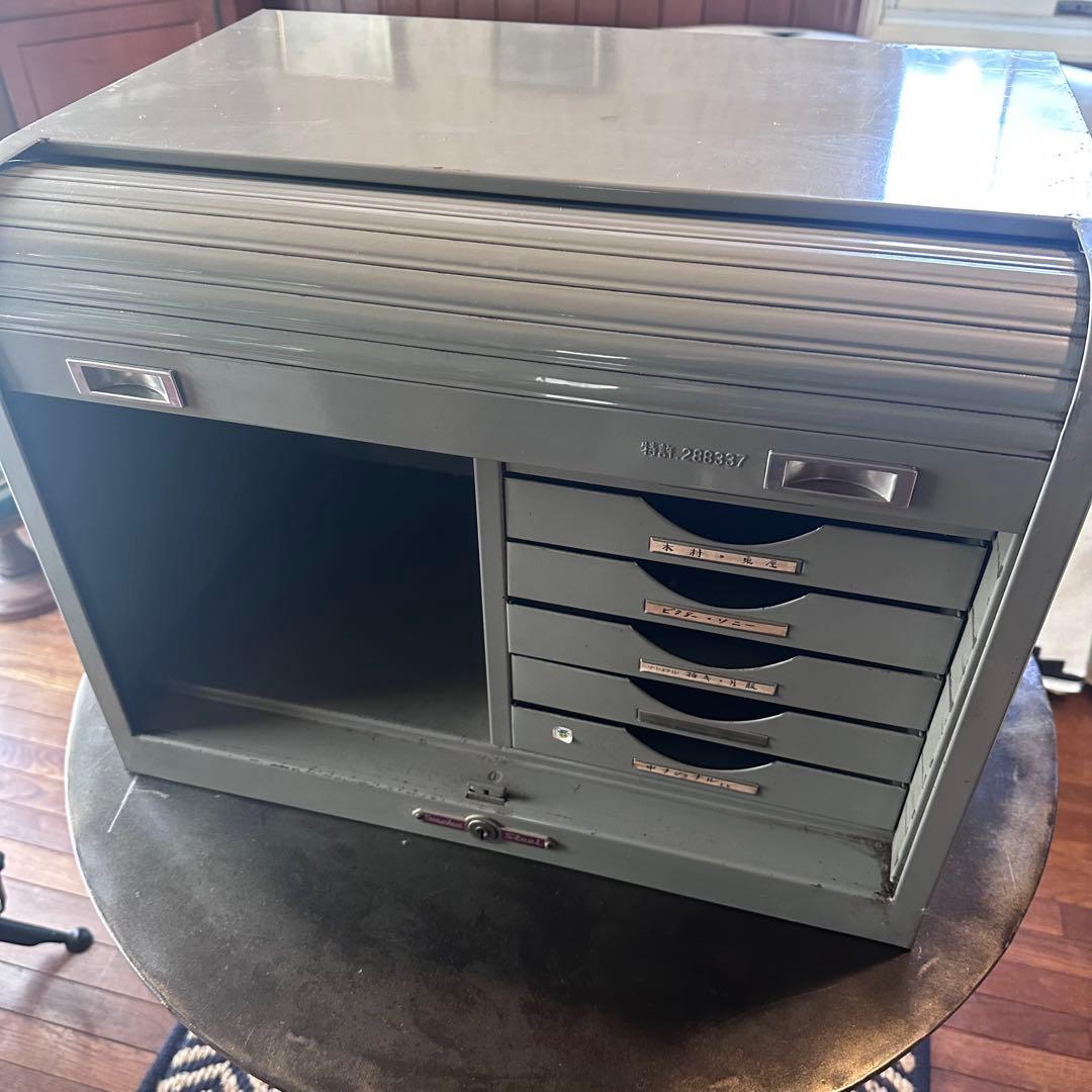 ビンテージ　スチール　シャッターケース　シャッタートレー　トレーキャビネット たのめーる】コクヨ シャッターケース A4タテ 7段 ライトグレー SC-7M