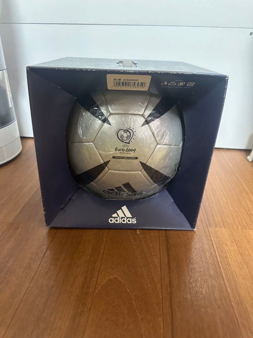 希少adidas Euro 2004 サッカーボール 希少adidas Euro 2004 サッカーボール - メルカリ