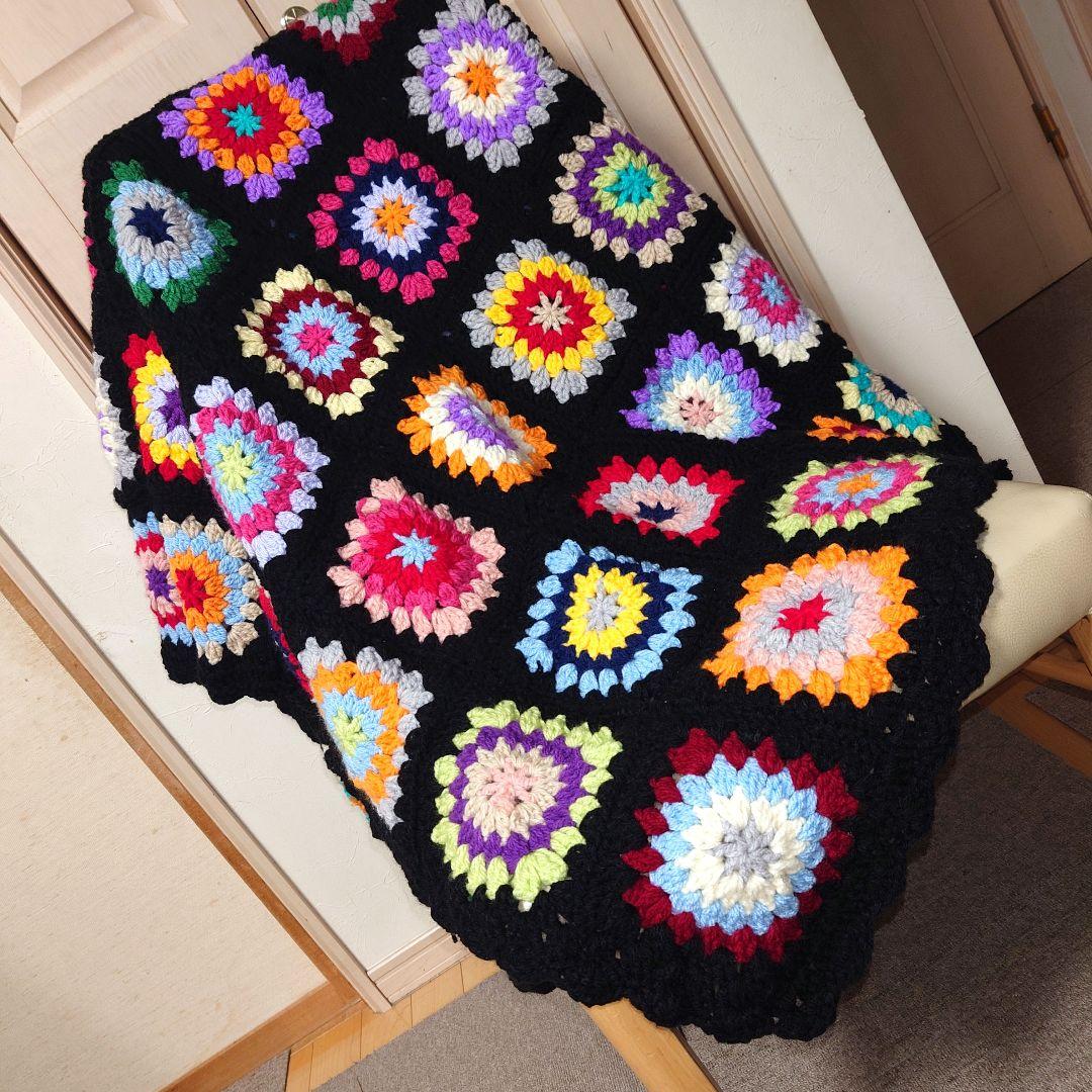 マルチカバー グラニースクエア モチーフ編み ベットカバー - メルカリ