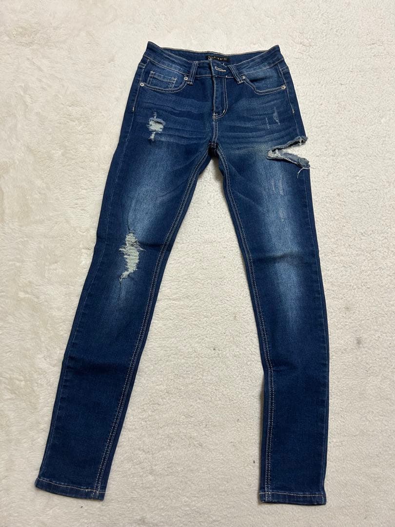 ダメージ加工ダークブルースキニーデニム - メルカリ