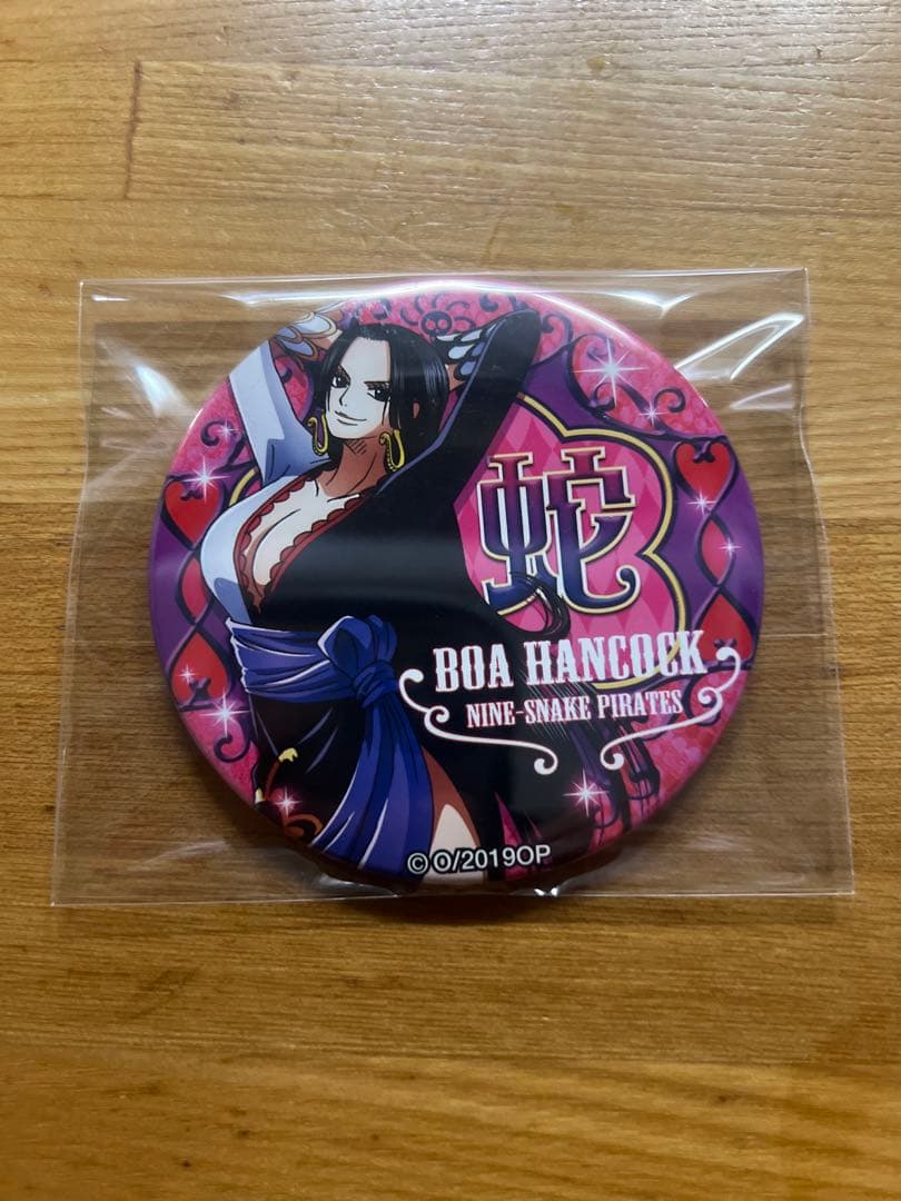 ワンピース 輩 缶バッジ 第17弾 ボア・ハンコック - メルカリ