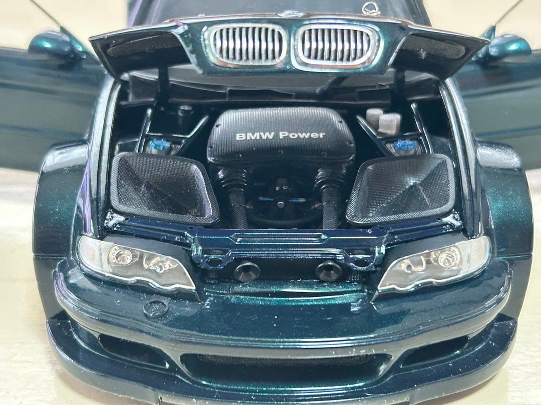 ハ*チ様 BMW M3 GTRダークグリーン ミニカー 1/18