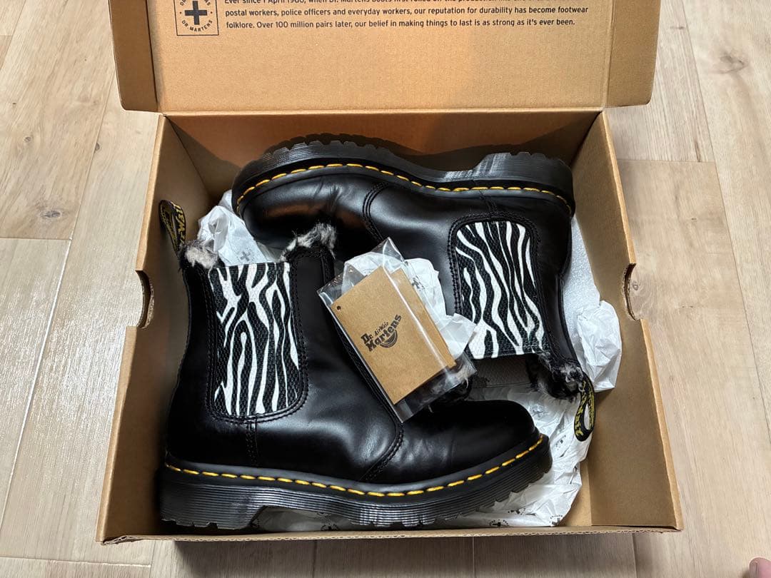 【美品】Dr.Martens ドクターマーチン ワークブーツ UK4 黒 ゼブラ 中古・古着通販】Dr.Martens (ドクターマーチン) ゼブラエンボス8