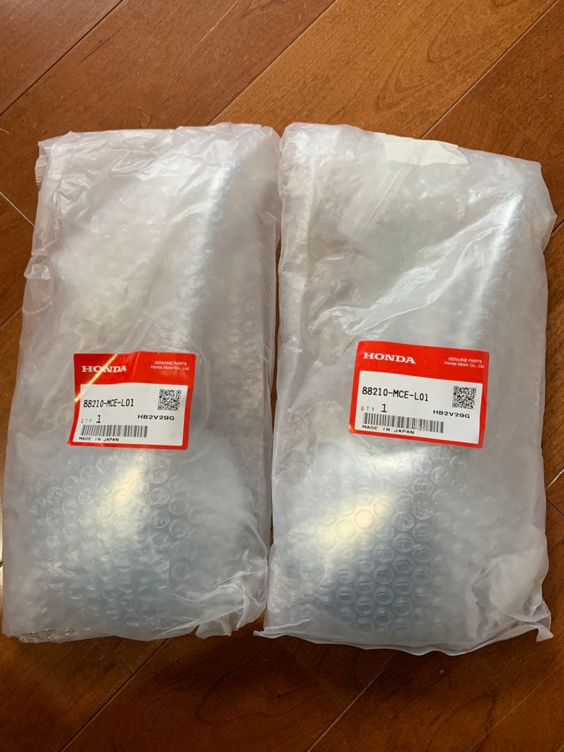 CB400SS用　バックミラー 88210-MCE-L01 （新品） CB400SS用 バックミラー 88210-MCE-L01 （新品） CB400SS用 バック