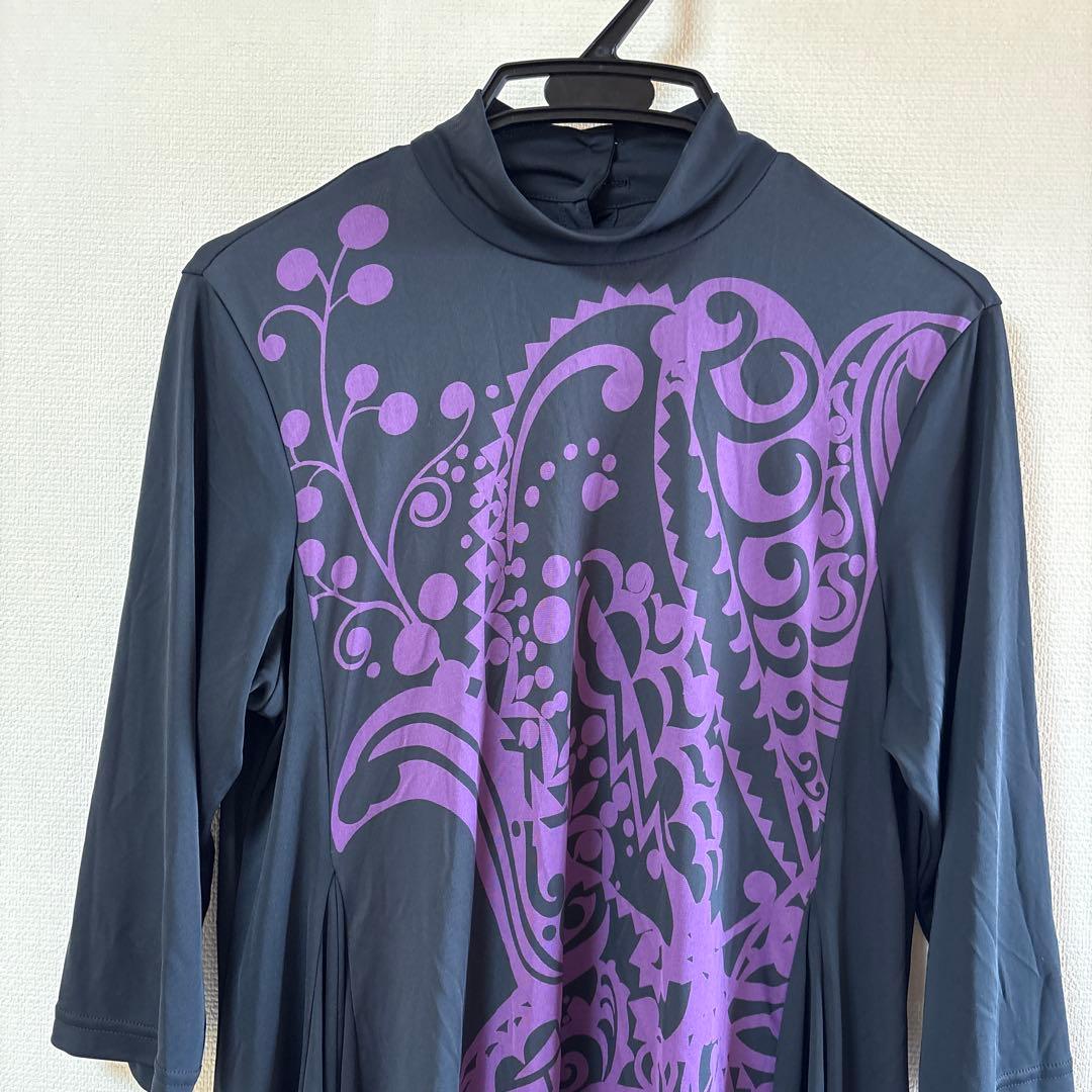 美品】✨トクコプルミエヴォル✨黒地に紫の花模様で裾たっぷり