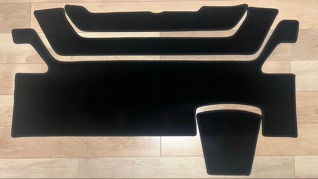 トヨタ　90系ヴォクシー・ノア　ダッシュボードマット　FJ CRAFT トヨタ（TOYOTA） 新型 ノア ヴォクシー 90系 ダッシュボードマット