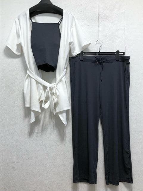 新品☆4L白系グレー系UVカット洋服のような水着4点♪ロングパンツ☆b913