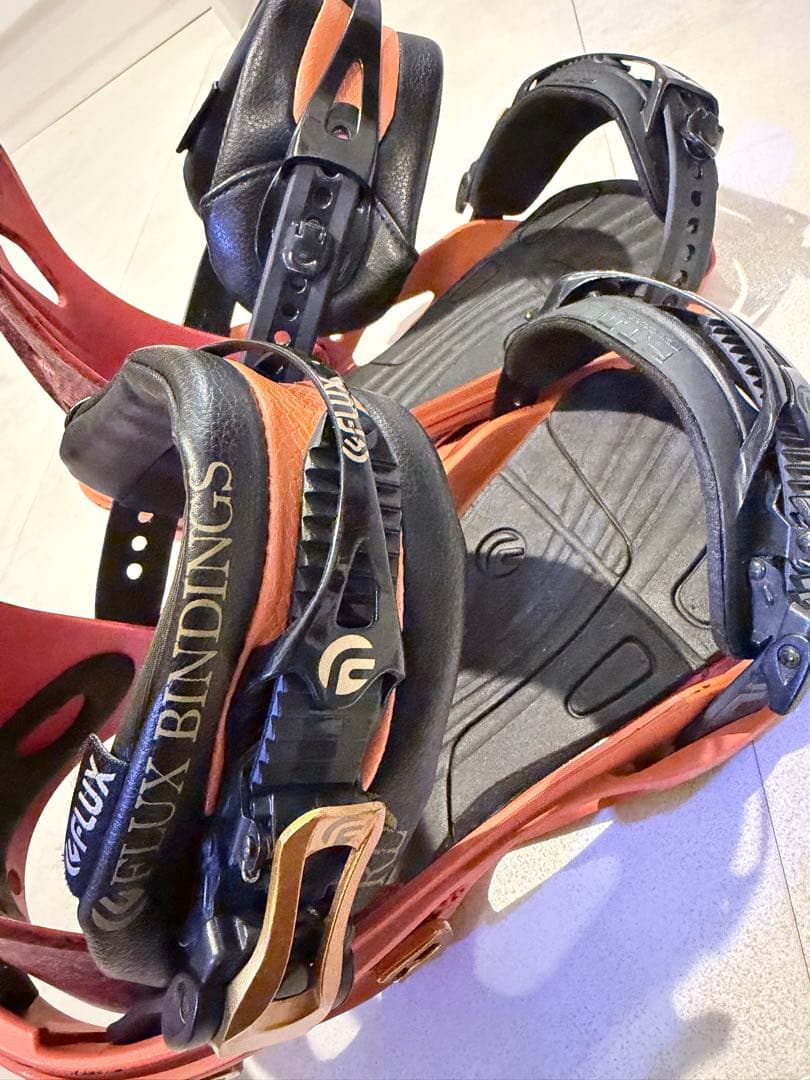 最終値下げ FLUX スノーボード ビンディング オレンジ/黒 M - メルカリ