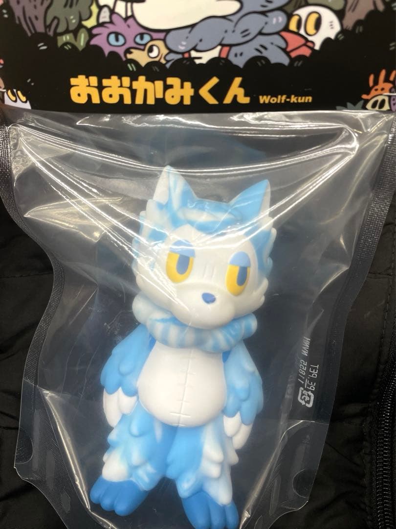 おおかみくん あらいきりこ　個展　青空　ソフビ 🐺お知らせ🐺】 おおかみくん新作ソフビ「青空」を個展会場にて発売