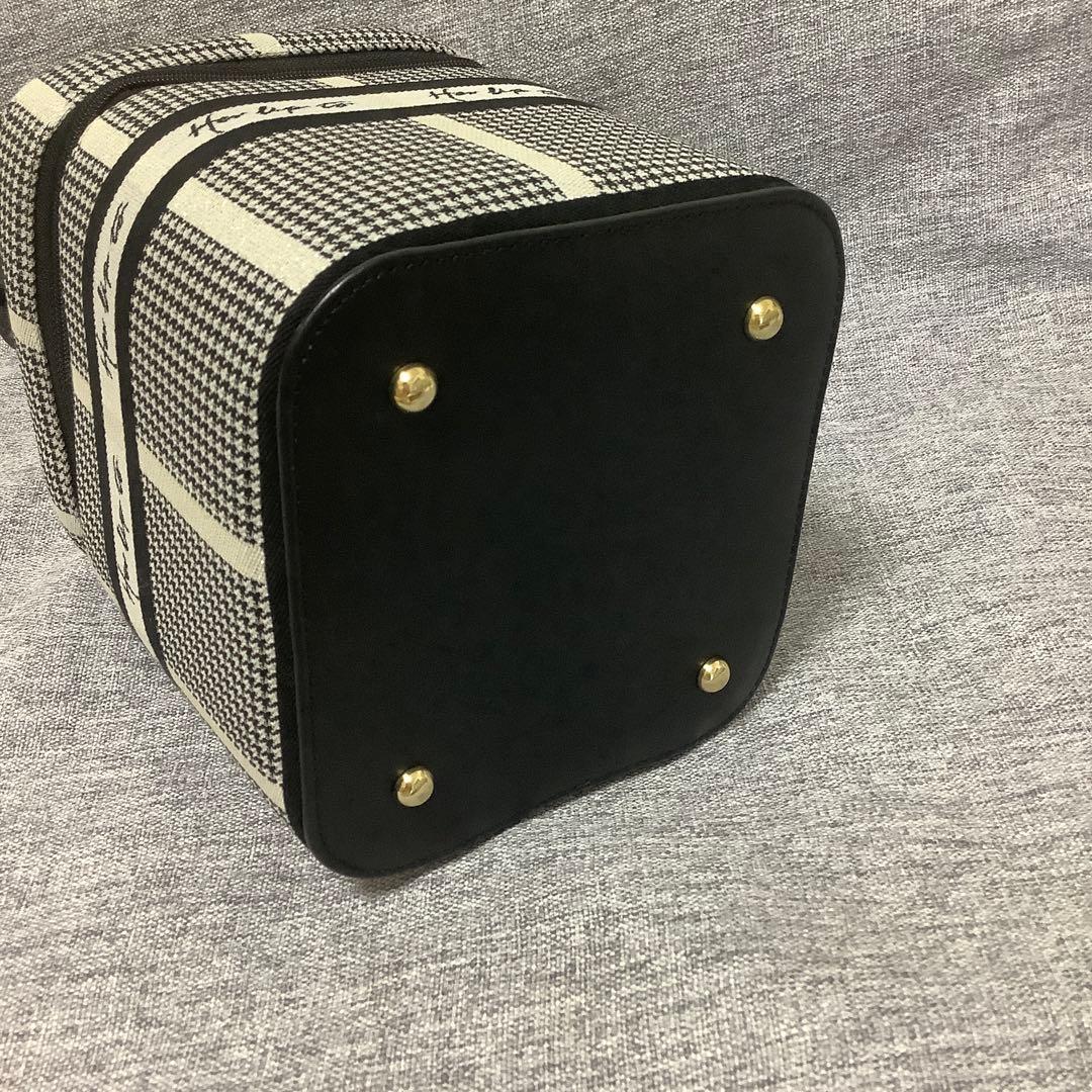 Her lip to バニティバッグ シルバー すぐ発送チャームなし - メルカリ