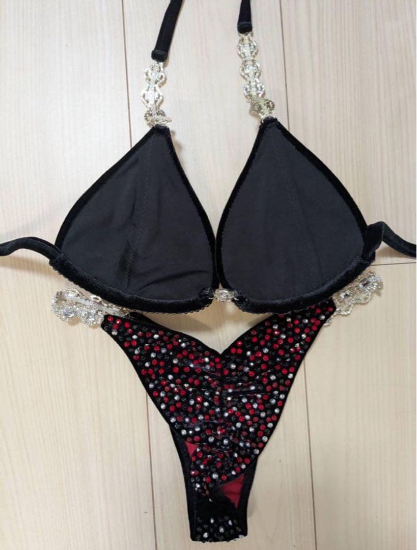 神吉泉美専用　競技用ビキニ　キラキラ