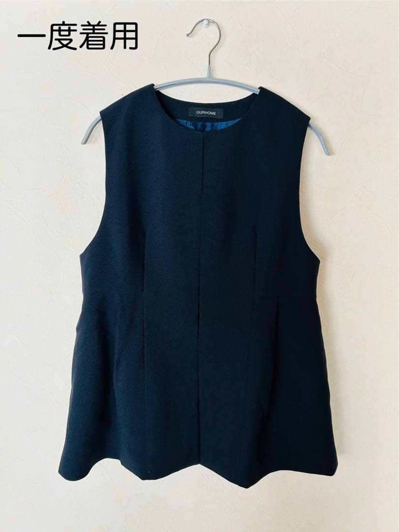 OUR シルエットがきれいな2wayペプラムベスト シルエットがきれいな2wayペプラムベスト – OURHOME