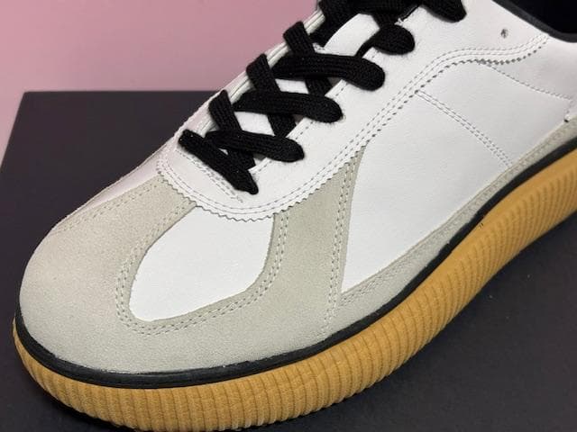 Onitsuka Tiger スニーカー DELECITY 27.5cm 新品