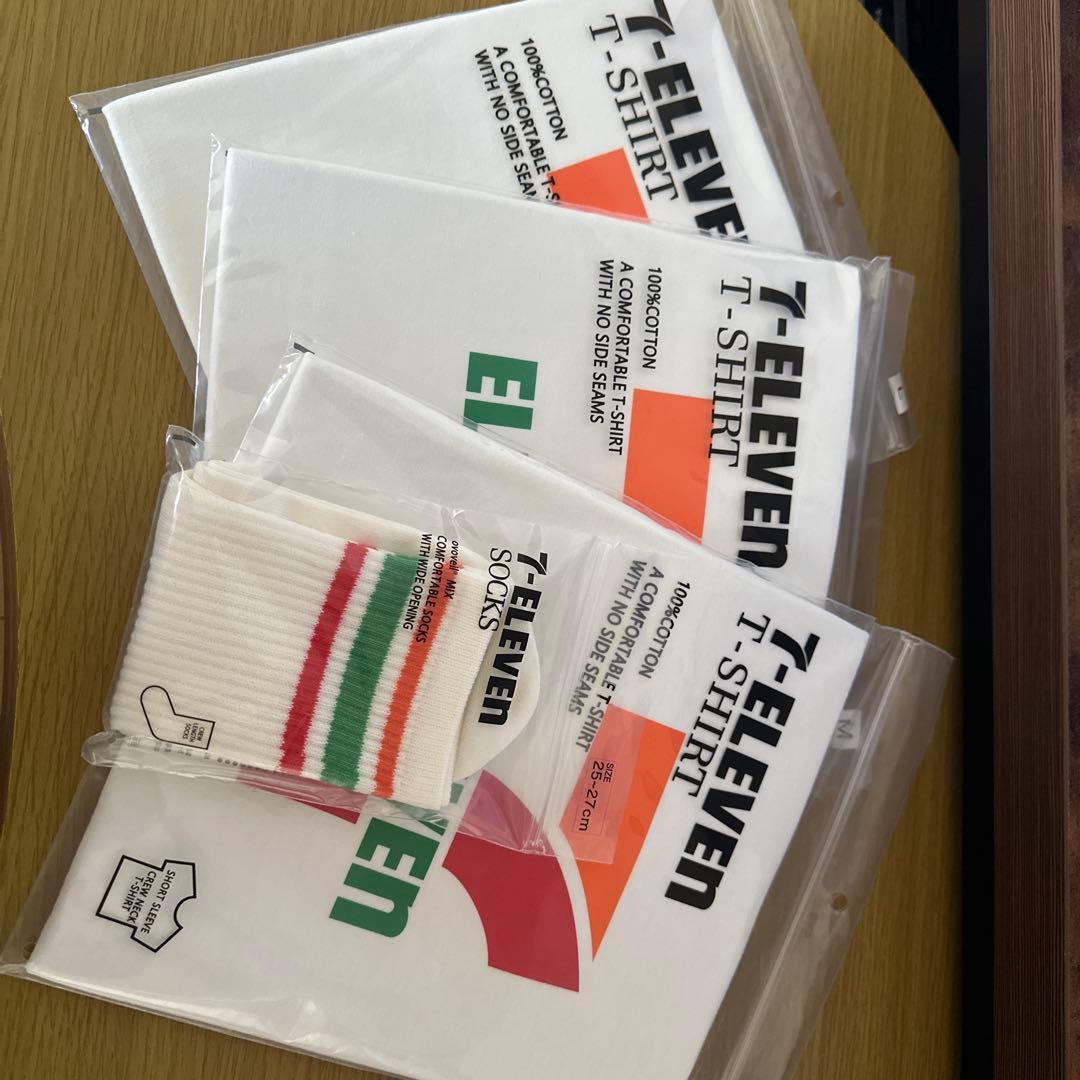 未開封)セブンイレブン 当選品 Tシャツ・靴下セット - メルカリ