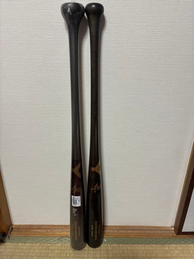 ヤナセ　新品未使用　硬式木製バット　2本セット 長さと重さは説明欄にあります。 ヤナセバット（Yanase bat） 野球 ヤナセ スワロー限定 バット 2本