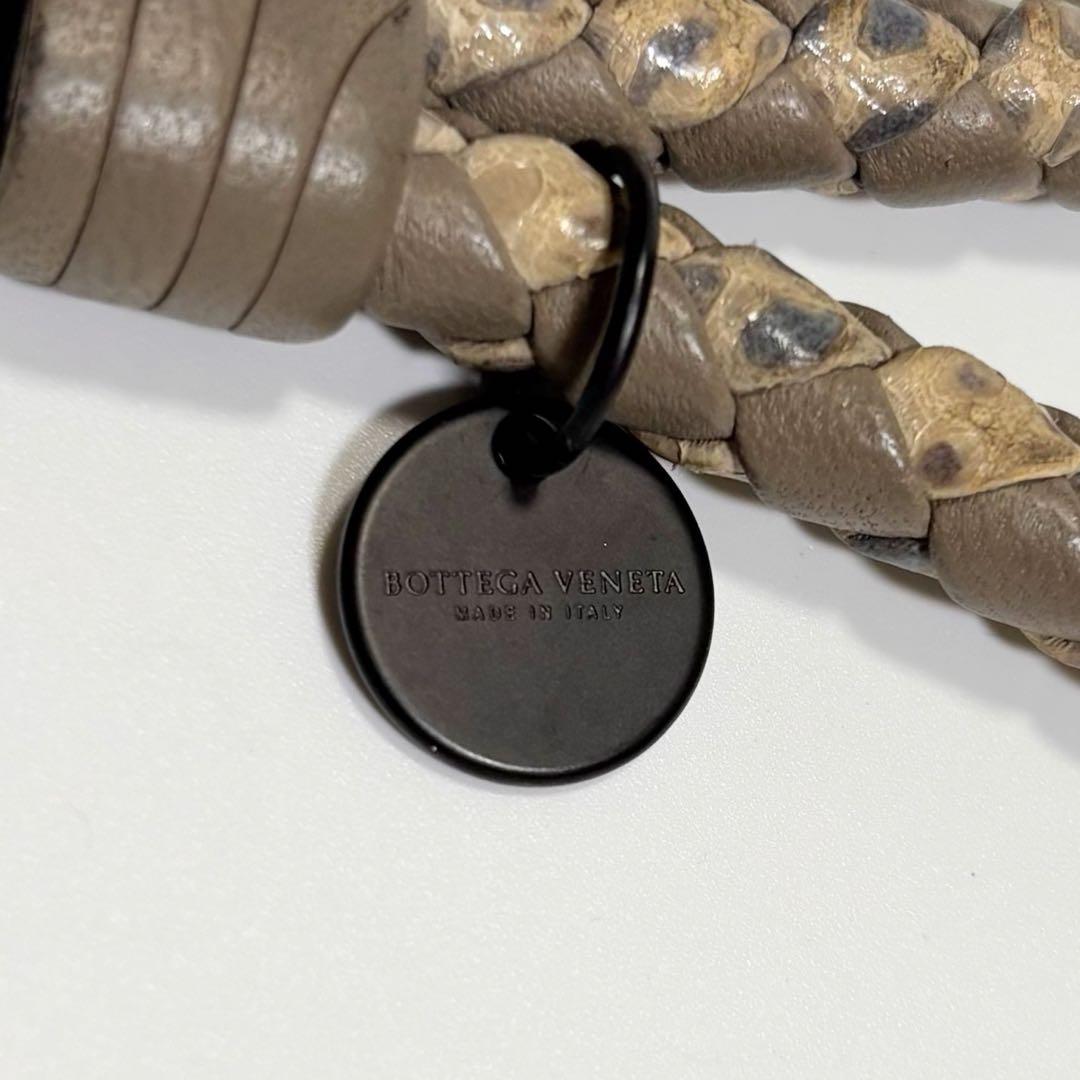 激レア ボッテガヴェネタ キーリング イントレチャート パイソン