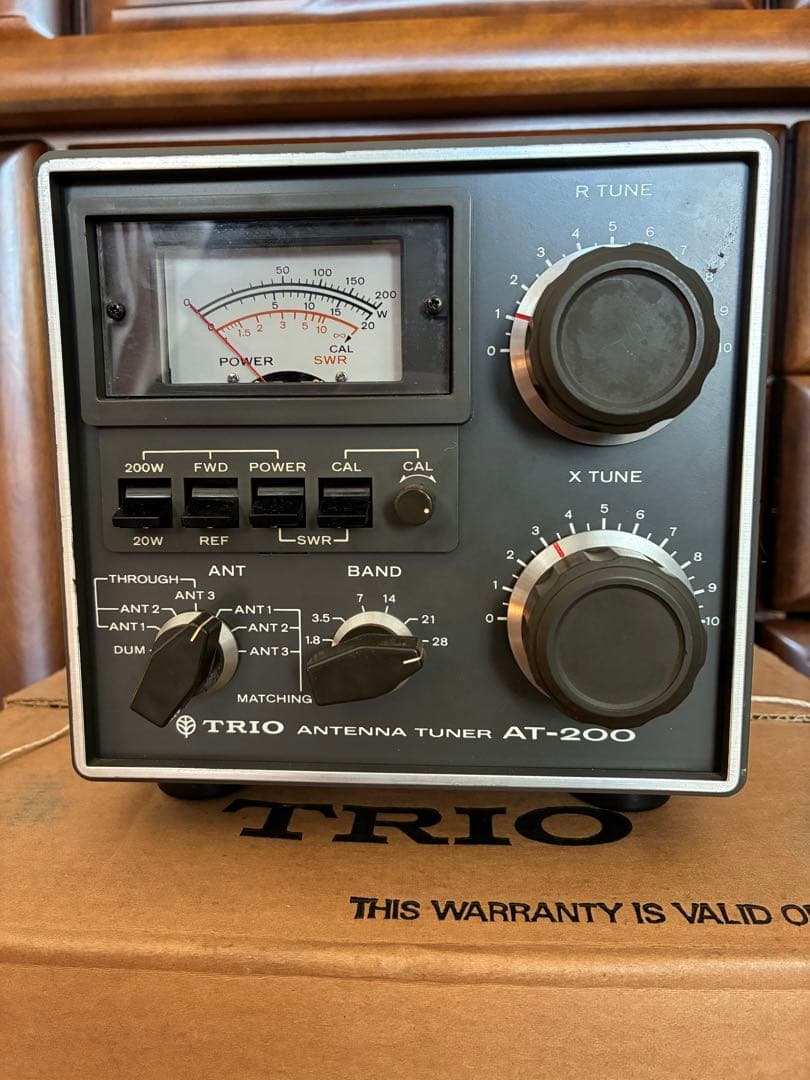 TRIO アンテナチューナー AT-200 Kenwood TRIO AT-200 Ham Radio Antenna Tuner HF 1.8～28MHz 200W