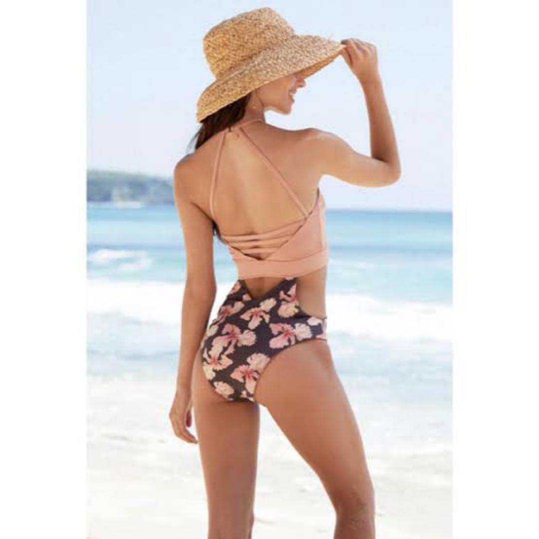 alexiastam 水着 ケイトリン