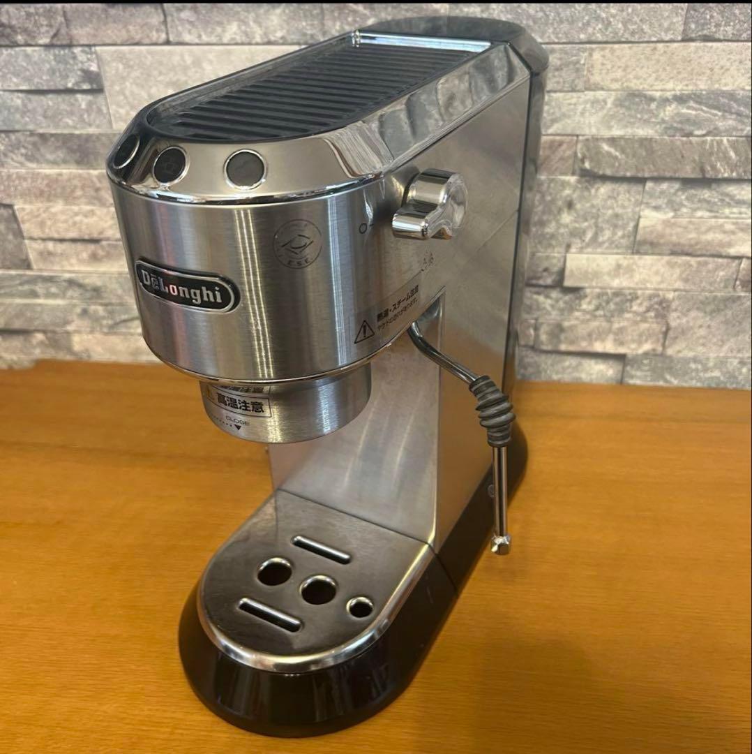 超美品　DeLonghi エスプレッソマシン 楽天市場】デロンギ エスプレッソマシン DeLonghi EC685M Dedica