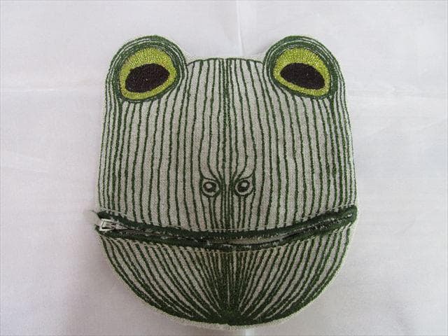 コーラル＆タスク ラッキーカエルポーチ「ベルポーチ付きラッキーフロッグ」N18 CORAL&TUSK [Lucky Frog with Bell] カエルモチーフ 刺繍 ポーチ