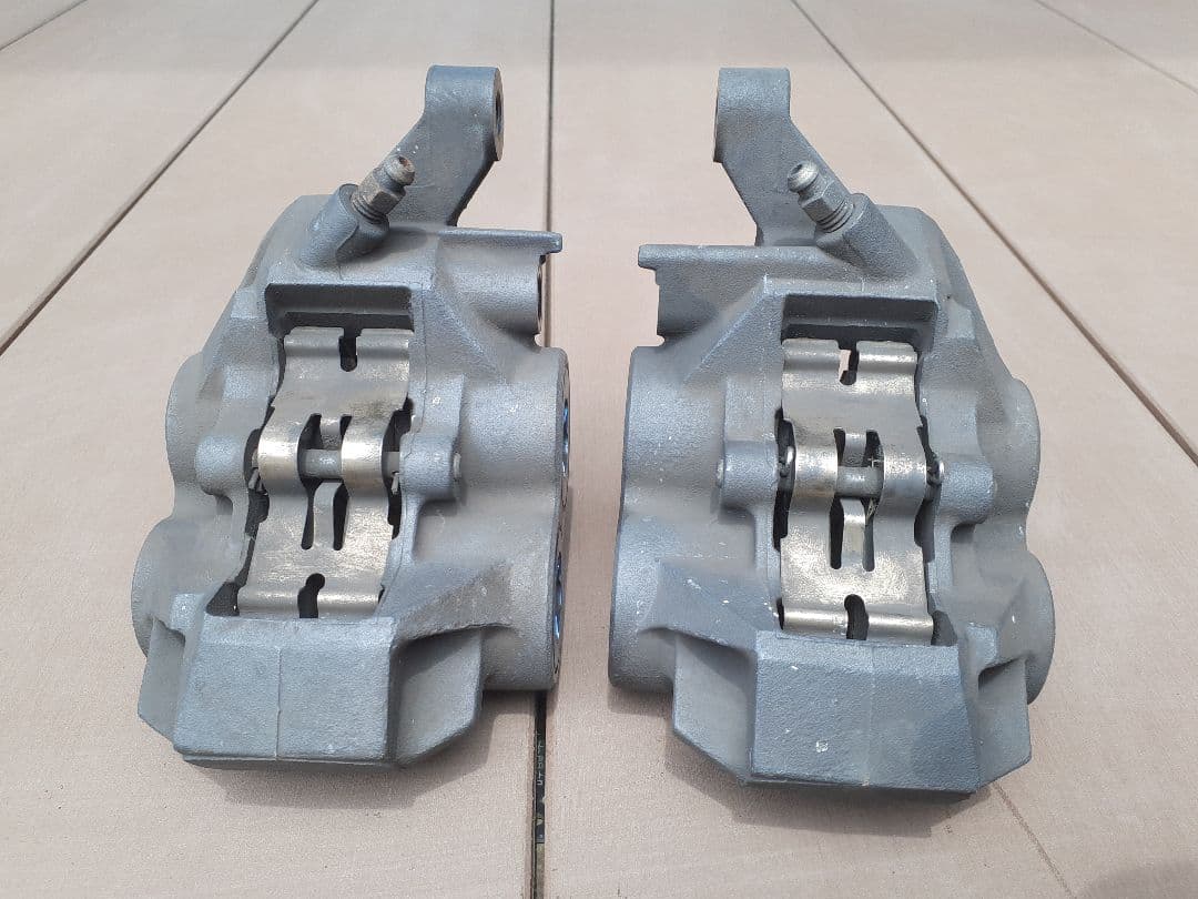 XJR1300 RP03J フロントブレーキキャリパー MOS スミトモ - メルカリ