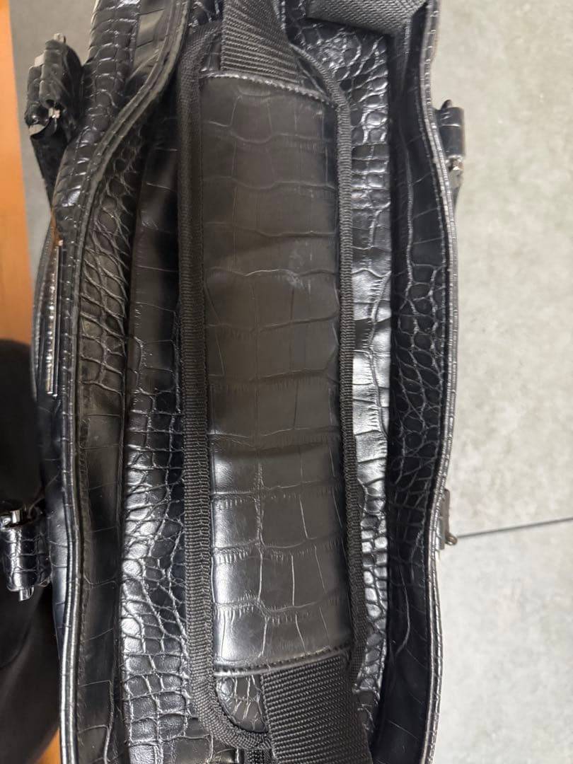 ダンスウィズドラゴン クロコパターン ボーン 黒 ボストンバッグ