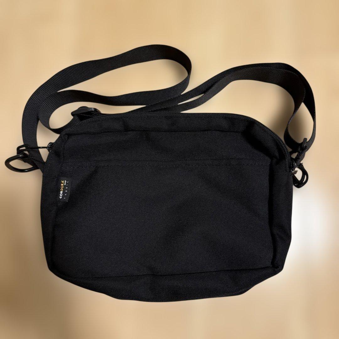 ballaholic ブラック ショルダーバッグ - メルカリ