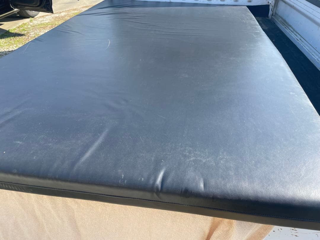 送料込みの為、金額変更！サバイDX セミダブル　厚さ10cm 中古　片面すり傷