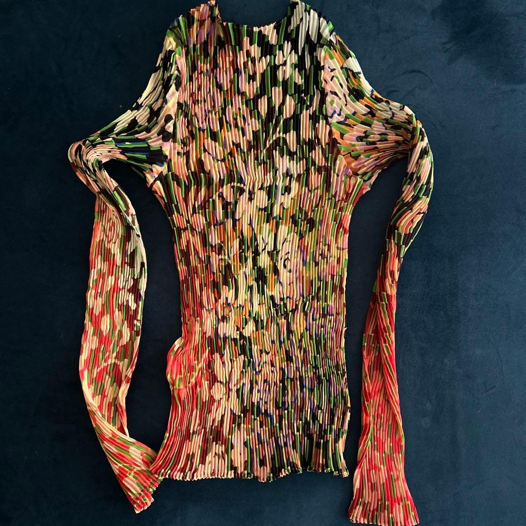 専用】Julia heuer ユリアホイヤープリーツトップス - メルカリ