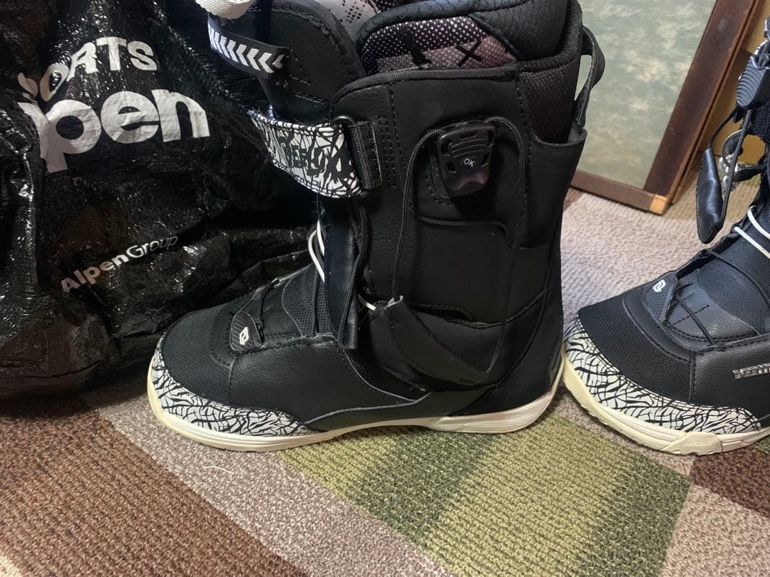 スノーボードブーツ DEELUXE ディーラックス 25.5cm 収納バッグ付き