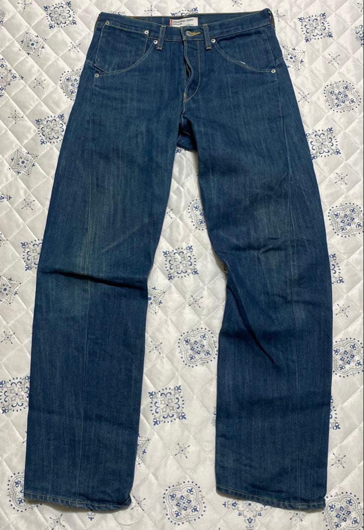Y2K リーバイス エンジニアジーンズ W32 立体裁断 日本製 - メルカリ