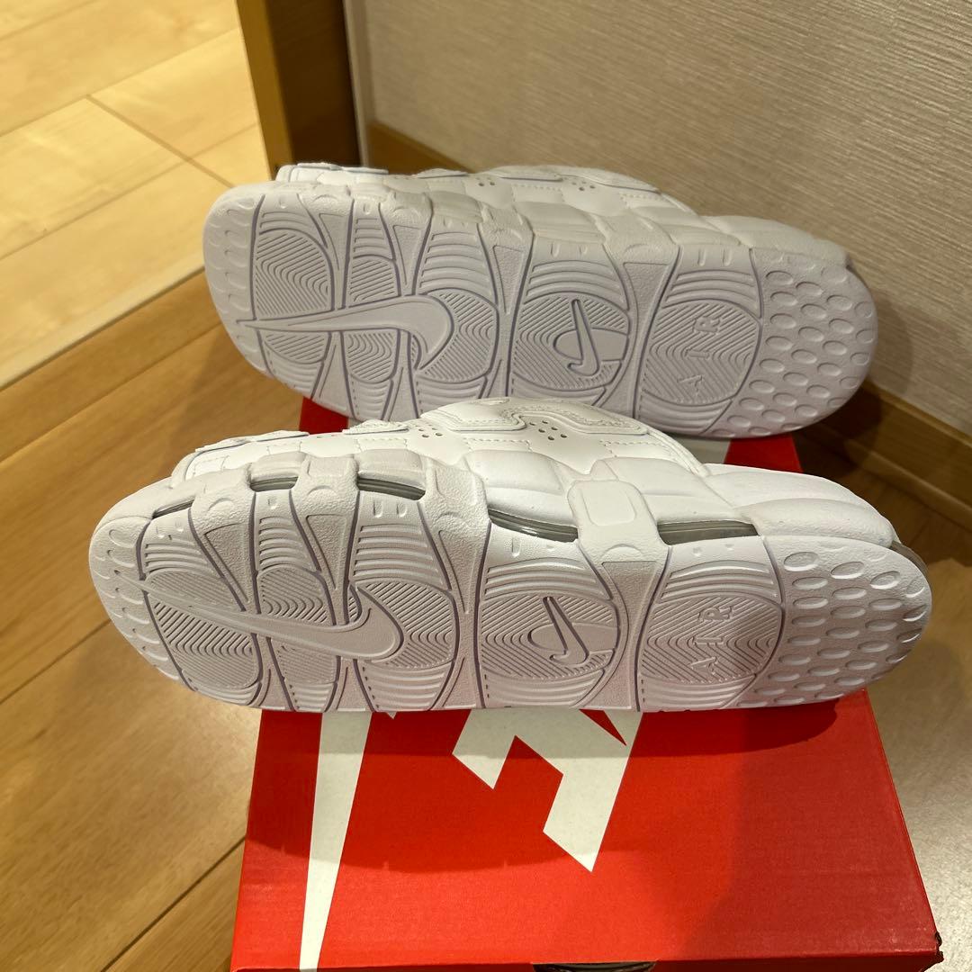 も*ん様 新品 ナイキ エアモアアップテンポ スライド トリプルホワイト
