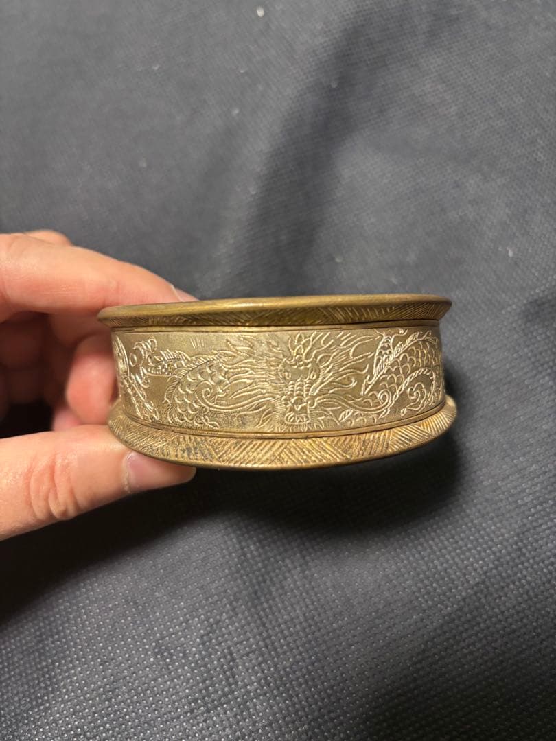 中国古美術品　銀の腕輪　バングル　龍文彫刻　177g ミャオ族 銀細工 透かし シルバー999 ヴィンテージ加工 フィリグリー