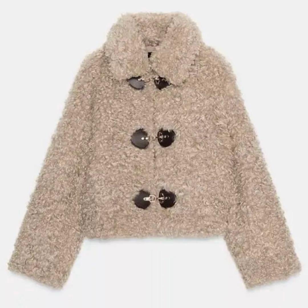 ZARA トグルボタン フェイクファー ジャケット　L ZARA - ZARA トグルボタンフェイクファージャケット Lの通販 by
