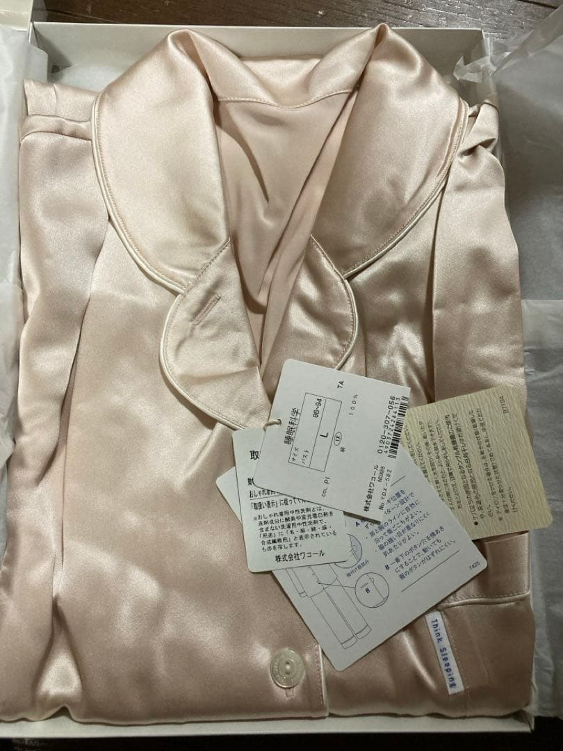 Wacoal サテンパジャマ Lサイズ ピンク シルク素材 Wacoal サテンパジャマ Lサイズ ピンク シルク素材 Wacoal サテン