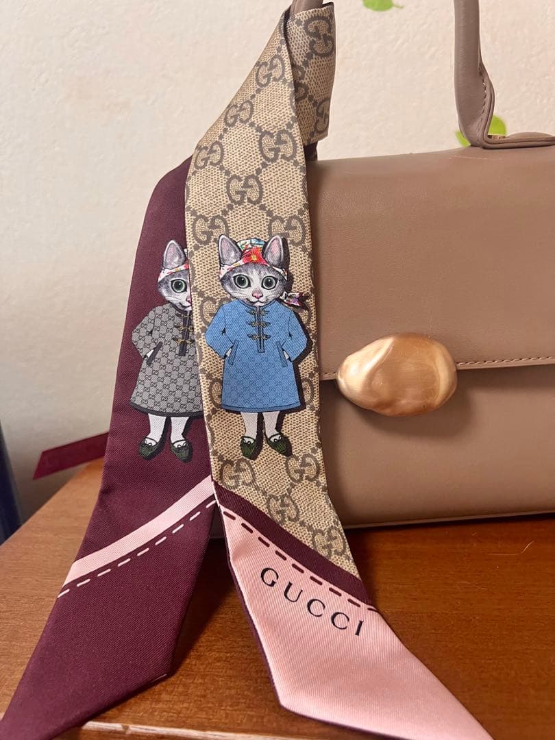 グッチ ヒグチユウコ シルク ネックボウ スカーフ Gucci - メルカリ