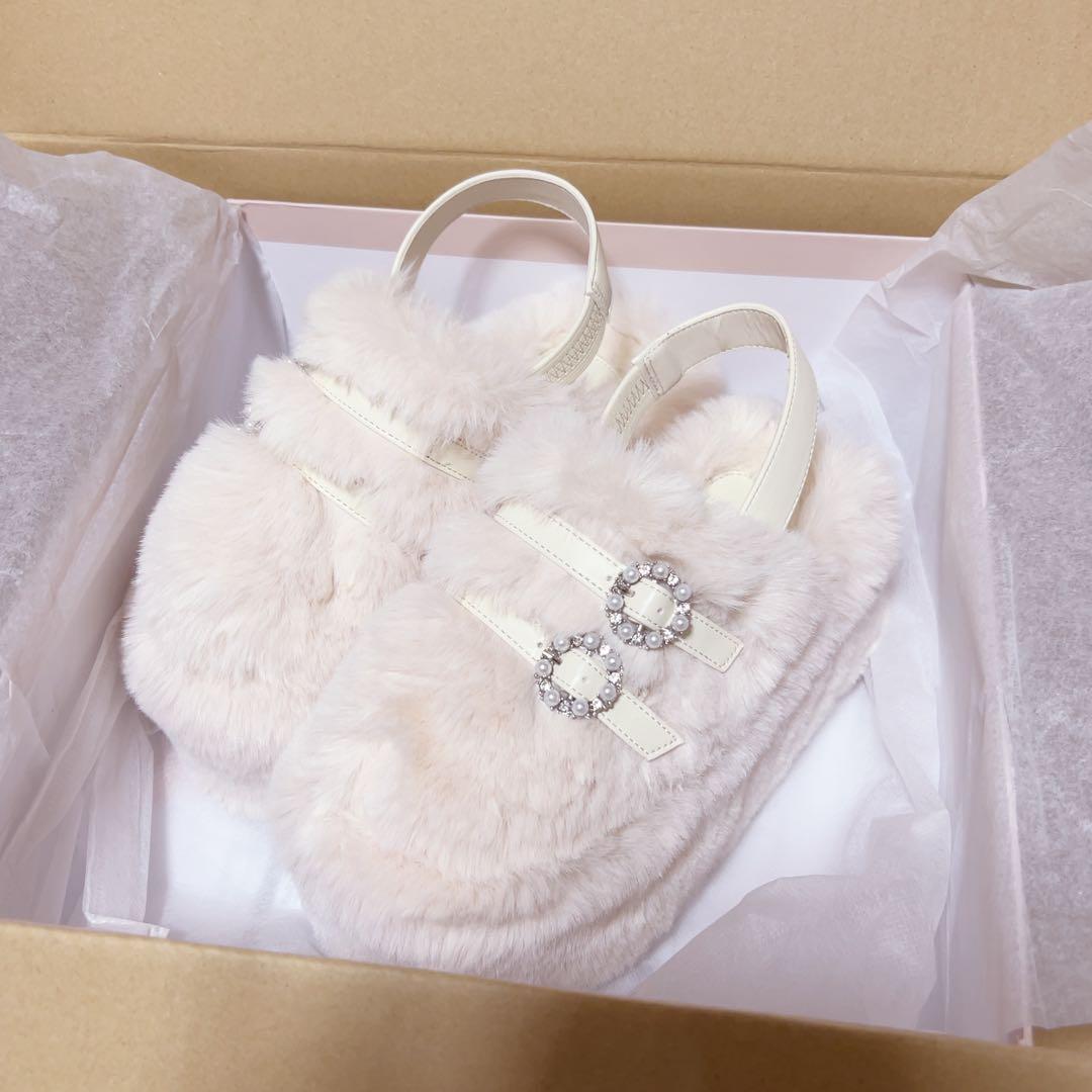 michellMacaron ミシェルマカロン 厚底ファーミュール ホワイト - メルカリ