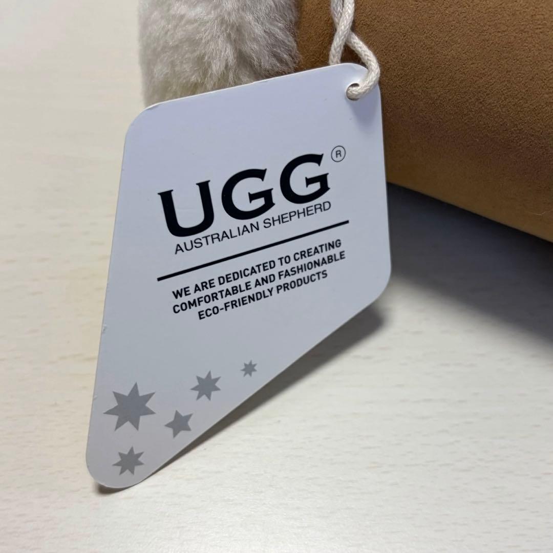 《香織ページ》UGG ラグジュアリーシープスキンスカーフ