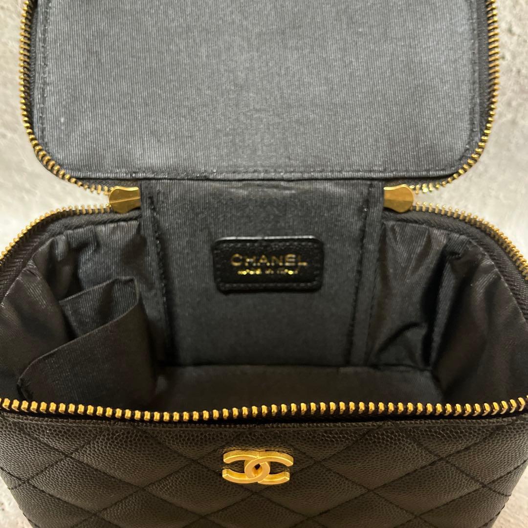 シャネルボールチェーンショルダーバニティバッグ ノベルティ - メルカリ