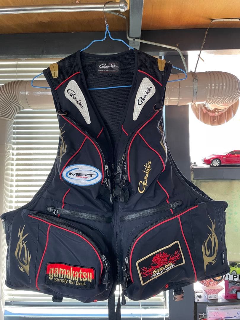 がまかつ フローティグベスト L がまかつ フローティングベスト L ブラック×レッド GM2193 - 釣具の